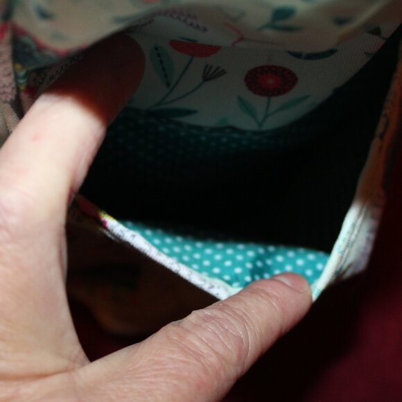 Hobby Gift Exclusive Craft Bag featuring a vibrant llama pattern - Picture 7 of 9